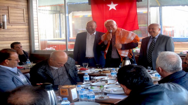 Başkan Selvitopu Yörük ve Türkmen Derneği’yle kahvaltıda buluştu