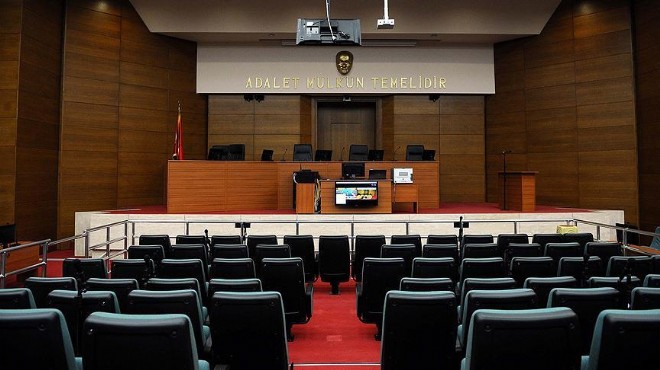  İzmir Adliyesi nde fişleme  davasında flaş karar