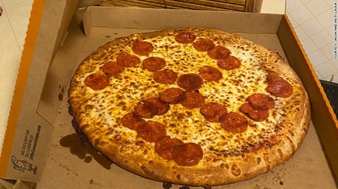  Nasyonel sosyalist pizza  iki kişinin kovulmasına sebep oldu