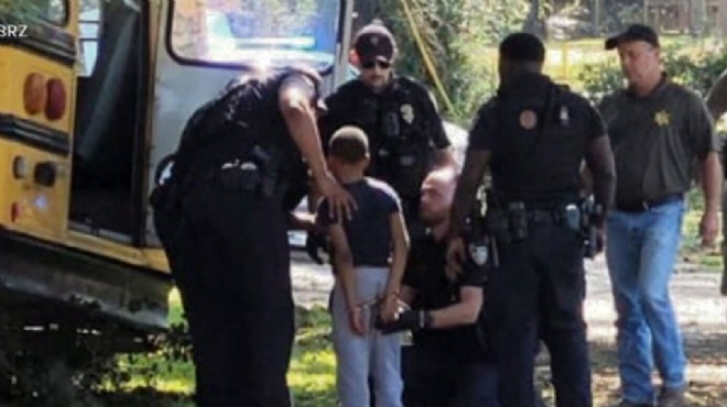 11 yaşındaki çocuk otobüs çaldı! Kaza yapınca yakalandı