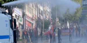 İstanbul da yine gazlı 1 Mayıs:  Taksim e sert müdahale 