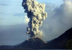 İzlanda da yanardağda yeni patlama