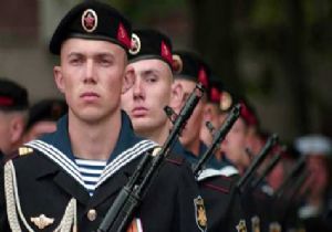 Rusya dan Kırım a tam donanımlı ordu
