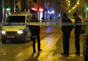 Flaş: Bayrak asan AK Partililere silahlı saldırı
