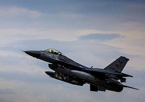 Türk F-16 sına Yunan tacizi