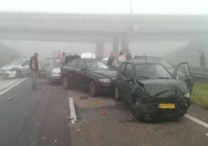 Korkunç kaza: 150 araç birbirine girdi! 