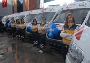 İzmir’e biri özel donanımlı 24 yeni ambulans 