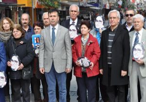 DSP İzmir’den etek yerine maskeli Özgecan eylemi 