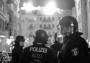 Flaş! Almanya’da 3 Türk’e  MİT  gözaltısı