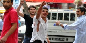 Türk gençleri mutsuz ve öfkeli!