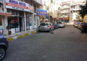 İzmir’de sokak ortasında bıçaklı dehşet! 