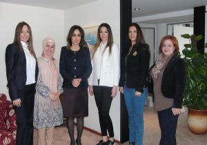 AK Kadınlar İzmir’de sosyal vaatlerle sahada! 