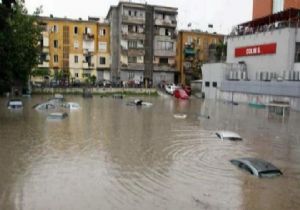 Arnavutluk’ta sel faciası: 3 ölü, 4 kayıp 