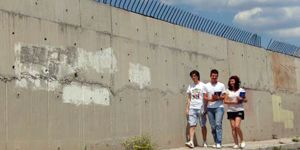 İzmir’deki ‘Berlin Duvarı’