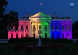 Beyaz Saray gökkuşağı renklerine büründü 