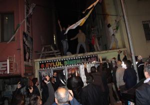 Bilecik’te tehlikeli gerginlik: HDP bayrakları indirildi 