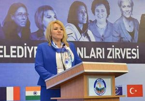 Başkan Uyar İstanbul da kadın başkanlara seslendi