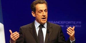 Sarkozy den bir ilk: Ermenilerin anma törenine katılacak
