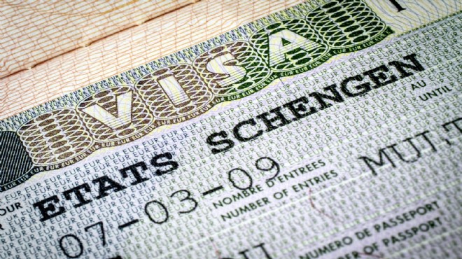 AB,  vize serbestisi  politikasını sertleştiriyor