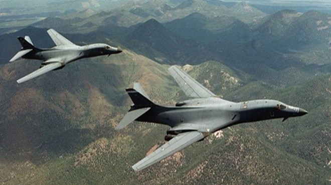 ABD bombardıman uçakları Kore Yarımadası üzerinde