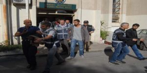 İzmir’de açlık grevine desteğe 13 gözaltı 