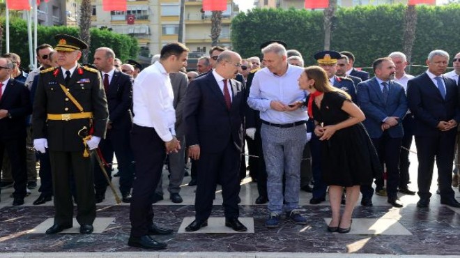 Adana da Zafer Bayramı töreninde çelenk krizi