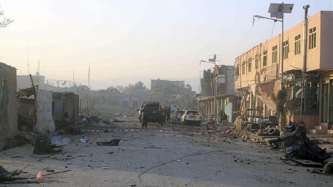 Afganistan da camide bombalı saldırı: 27 ölü, 35 yaralı