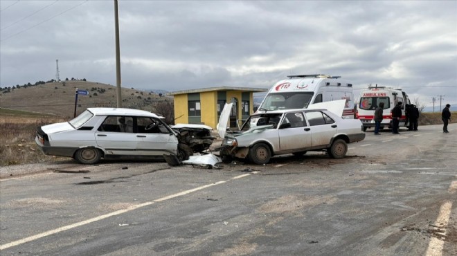 Afyon daki kazalarda 10 kişi yaralandı!