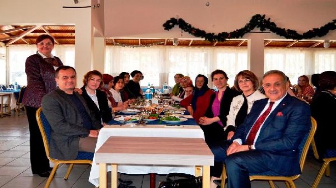 Başkan Badem in eşinden AK Partili kadınlara kahvaltı