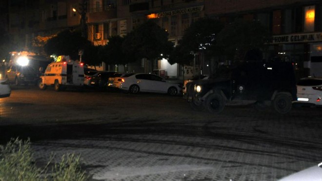 AK Parti binasına silahlı saldırı: 3 polis yaralandı
