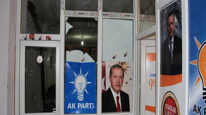 AK Parti İlçe binasına el bombası atıldı!