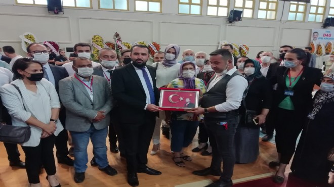 AK Parti İzmir de kongre heyecanı: İki adaydan kıyasıya yarış!