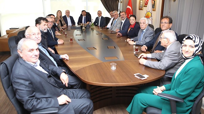 AK Parti İzmir de yeni  A Takımı  için  özel  toplantı