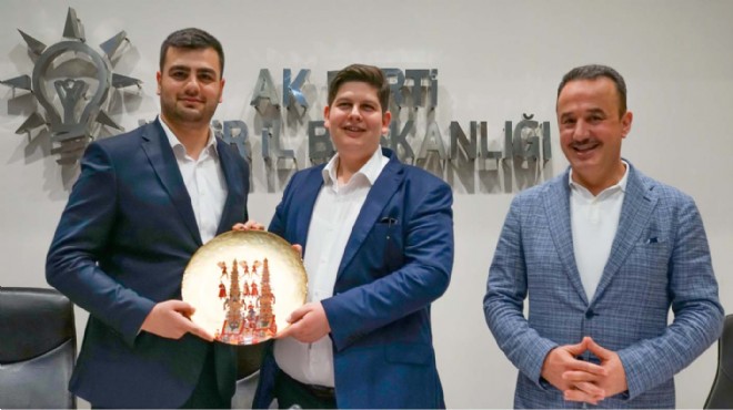 AK Parti İzmir in gençliğinde devir-teslim zamanı
