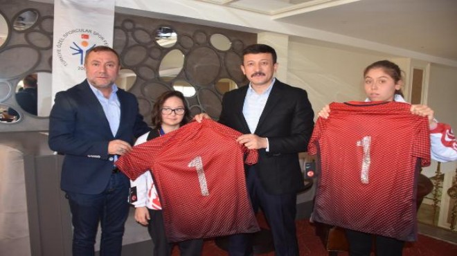 AK Partili Hamza Dağ dan özel sporculara destek