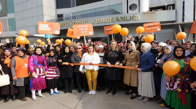 AK Partili kadınlar şiddete karşı yürüdü