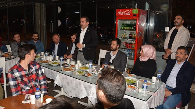 AK Partili Kırkpınar gençlerle iftar yaptı