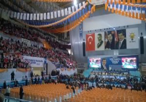 AK Parti kongresine Davutoğlu nun İzmir sürprizi damga vurdu