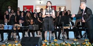 Alaçatı Türk Sanat Müziği Korosu Bahar Konseri büyüledi