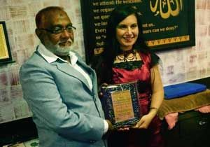 İzmirli Pınar a Hindistan dan ödül
