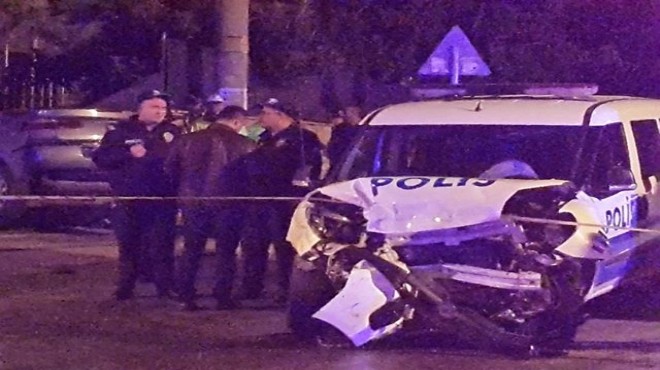 Alkollü sürücü polis otosuna daldı: 3 yaralı