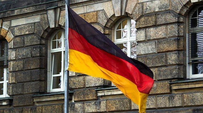 Almanya da camiye molotoflu saldırı