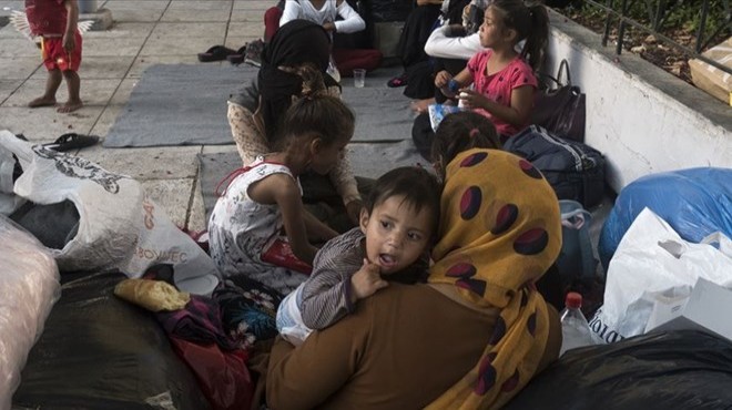 Almanya dan Yunanistan daki mülteci kampları raporu