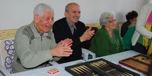 Alzheimer derneğinden İzmir e çağrı:Tut elimden beni unutma!