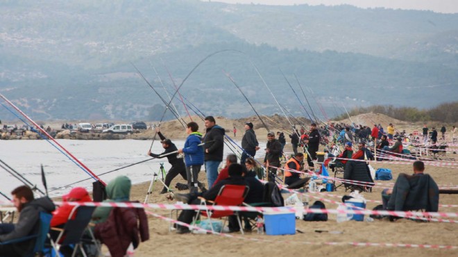 Amatör balıkçılar Pamucak’ta yarıştı
