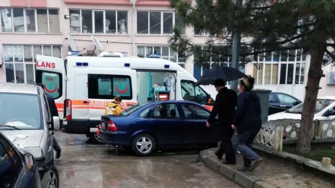 Ambulans sokağa giremeyince hasta öldü