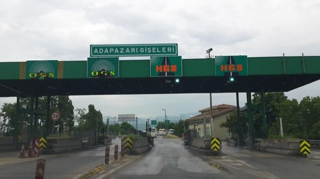 Anadolu Otoyolu nda 2 gişe trafiğe kapatıldı