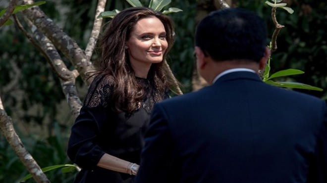 Angelina Jolie den boşanma sonrası ilk açıklama