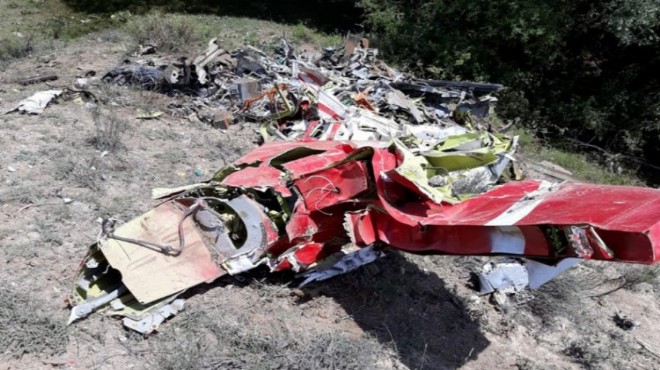 Ankara da eğitim uçağı düştü: 2 pilot kurtuldu!