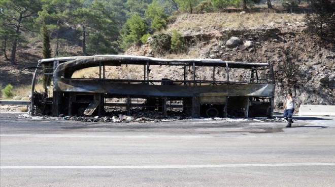 Antalya da otobüs yangını ormana sıçradı
